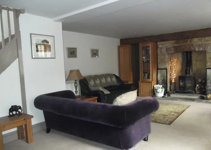 Manor House Annex - Sleeps Up To 6 People